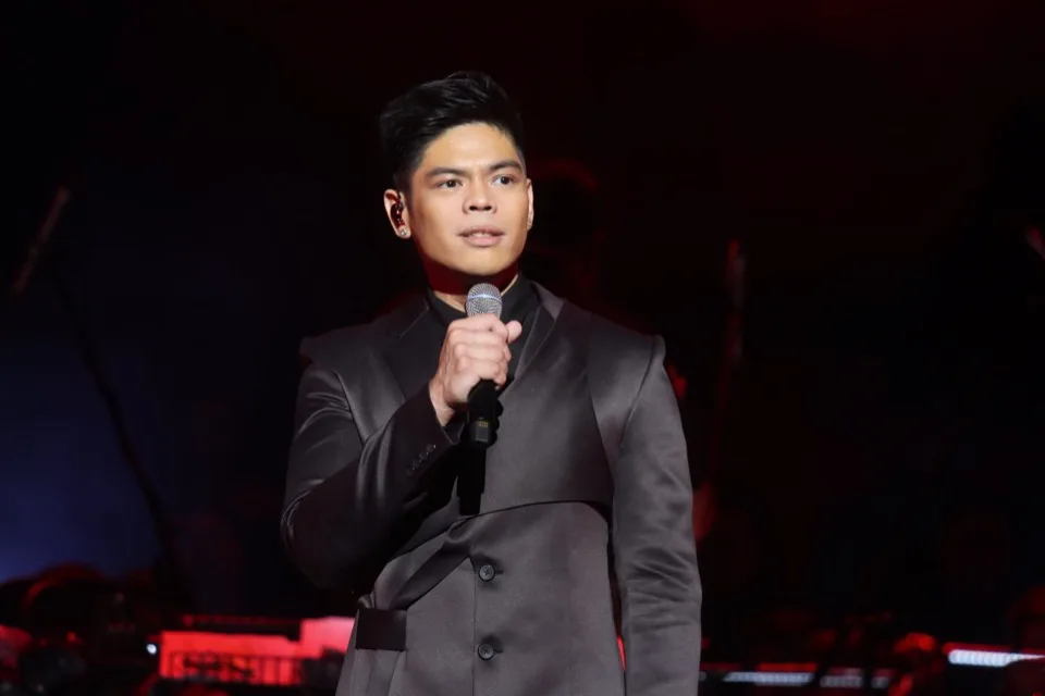 Arman Ferrer performing in Manila in 2024
